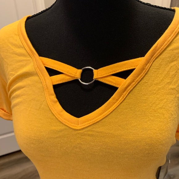 NO BOUNDARIES | Yellow Short Sleeve Blouse - Picture 9 of 10